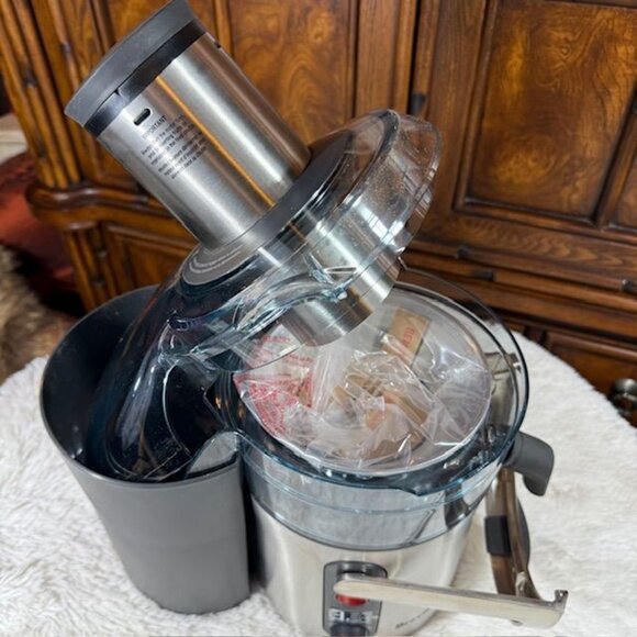 NWOT Breville BJE510XL Juice Fountain Multi-Speed 900-Watt Juicer - Picture 8 of 16